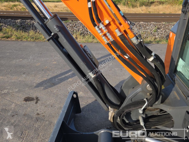 Excavadora Develon DX35Z-7