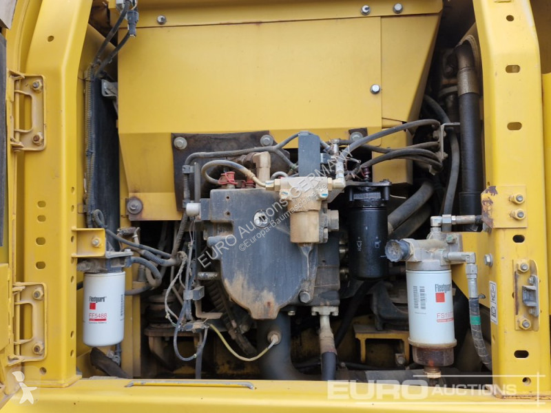 جرافة Komatsu 10
