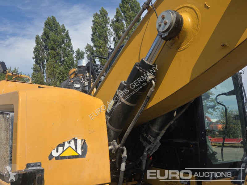 Graafmachine Caterpillar MH3024