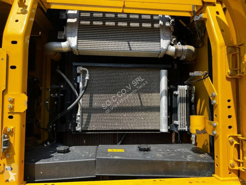 جرافة Komatsu PC210 NLC 11