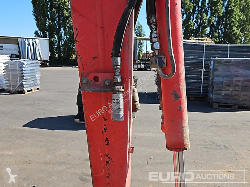 Экскаватор Volvo ECR25D