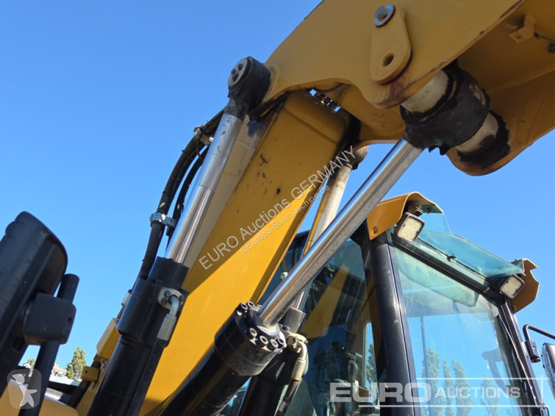 جرافة Caterpillar F