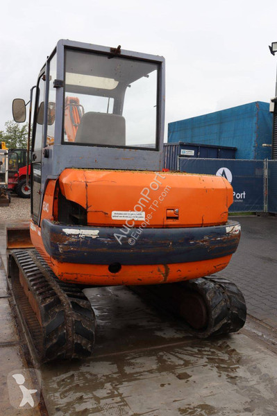 جرافة Hitachi 02