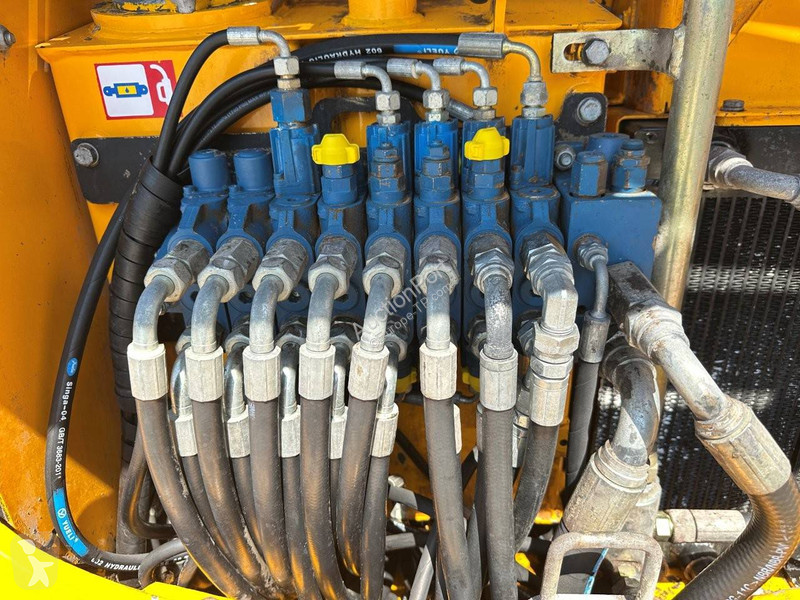 Rýpadlo JCB 8056