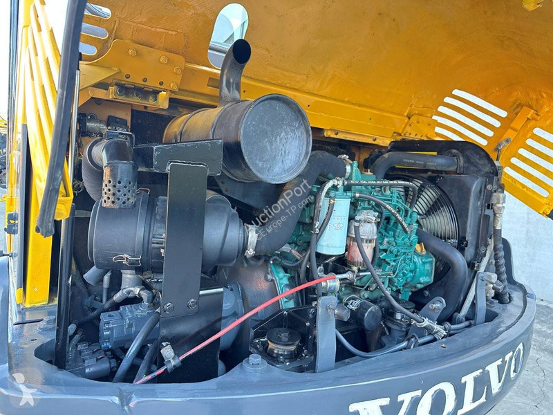 جرافة Volvo