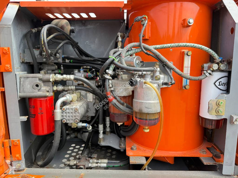 جرافة Hitachi - Hammer Lines / Quick Coupler