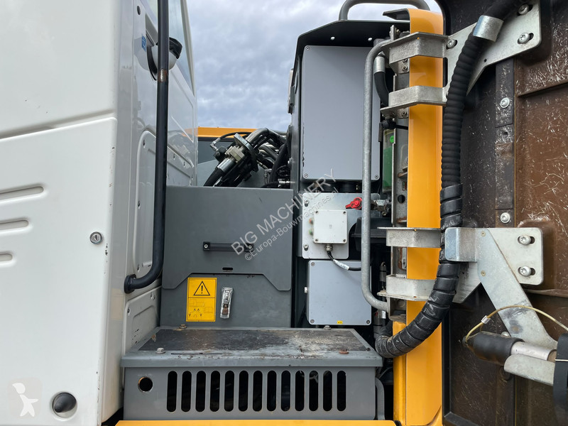 جرافة Liebherr R914 Compact