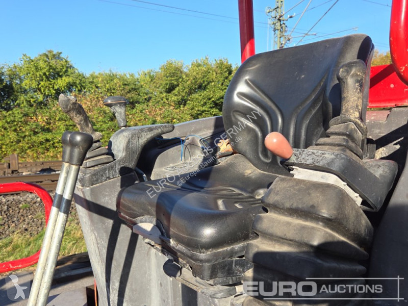 جرافة Volvo ECR25D