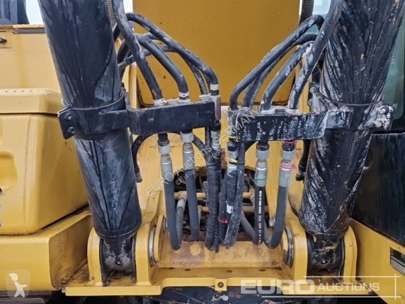 Excavator Caterpillar 330F