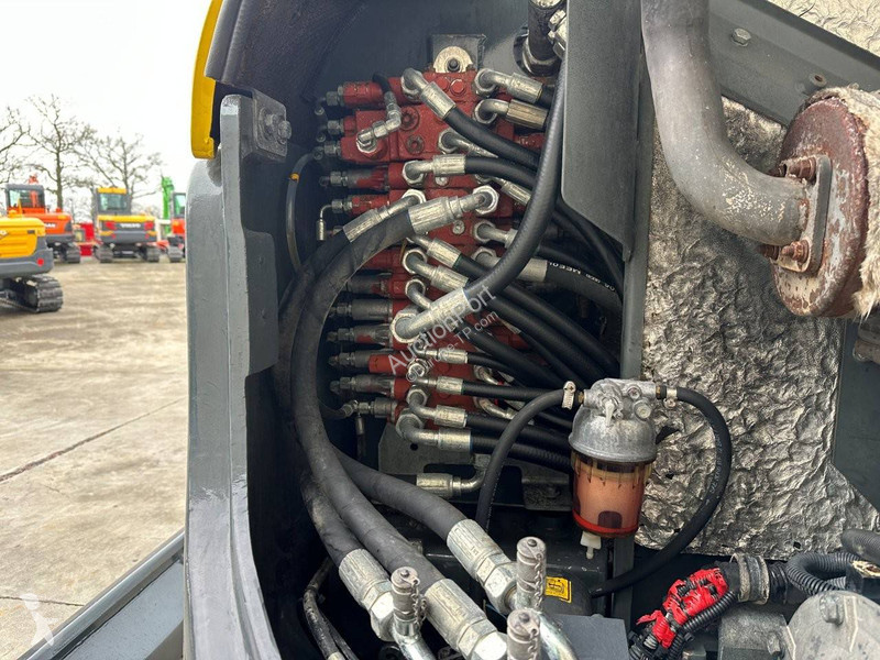 جرافة Neuson 50Z3
