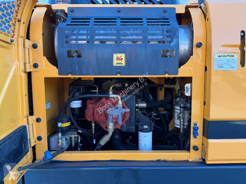 جرافة Hyundai - 360° Camera / Automatic Greasing