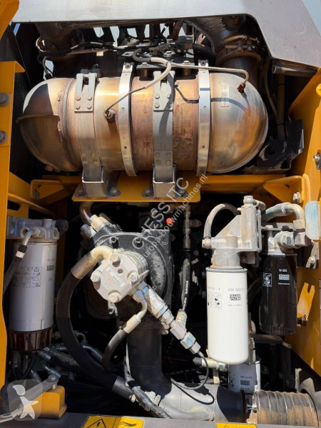 جرافة Volvo 220 E 220 - 180 -