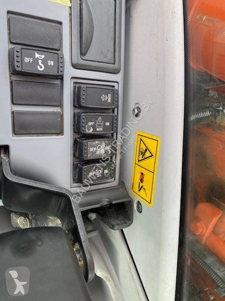 Экскаватор Hitachi 140 W-6