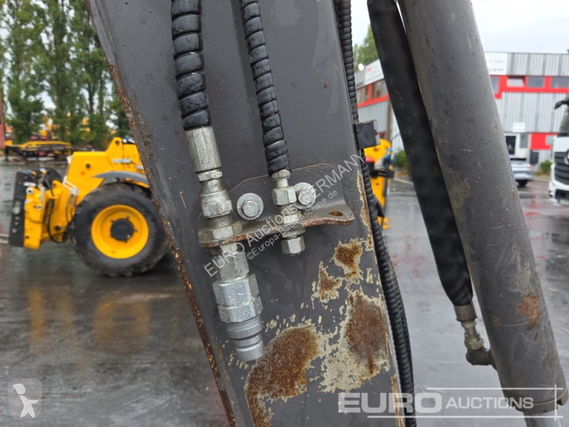 جرافة Volvo ECR50F