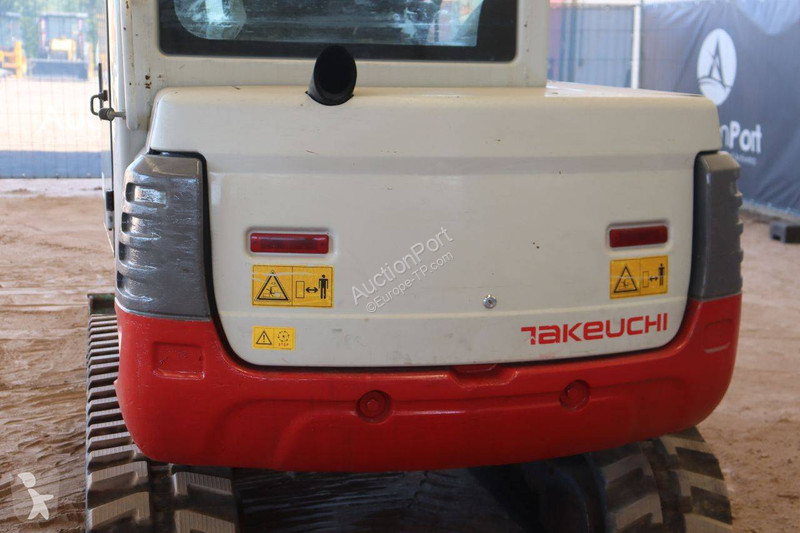 Lopatový nakládač Takeuchi
