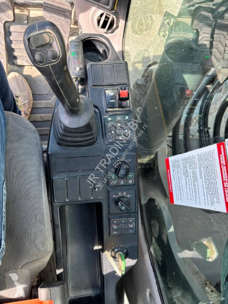 Pelle Volvo 250 ENL (Two buckets)