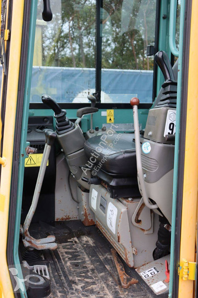 جرافة Yanmar 4