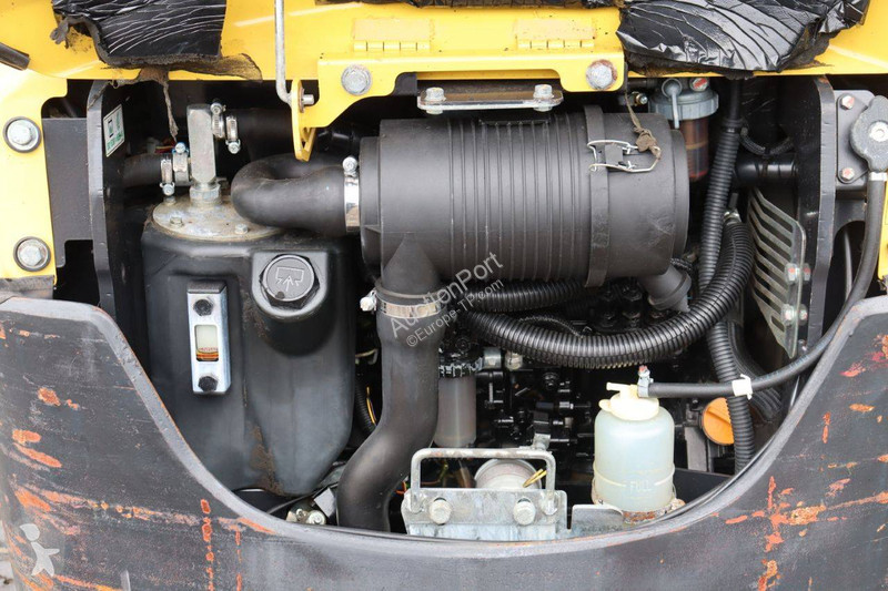 جرافة Yanmar SV22