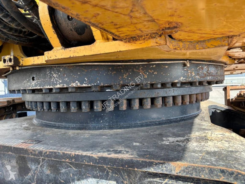 Багер Caterpillar