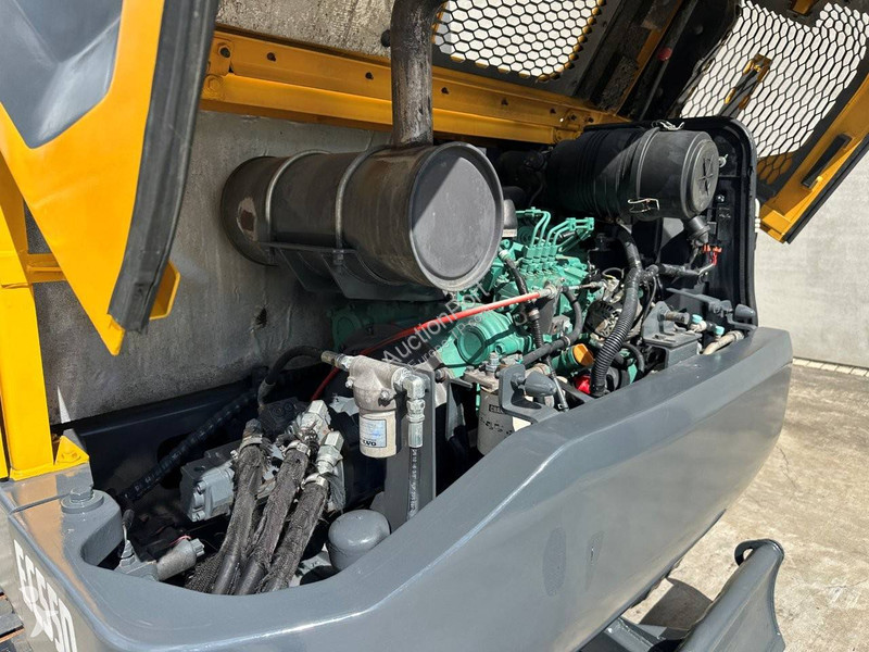 Экскаватор Volvo D