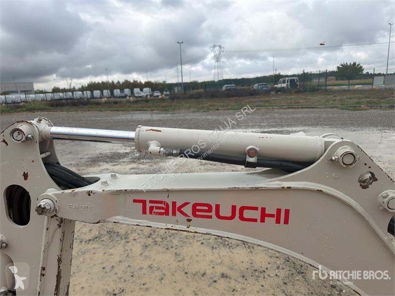 Экскаватор Takeuchi TB210R Mini Excavator