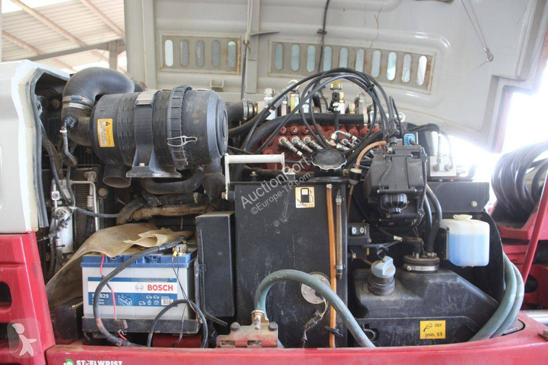 جرافة Takeuchi TB295W
