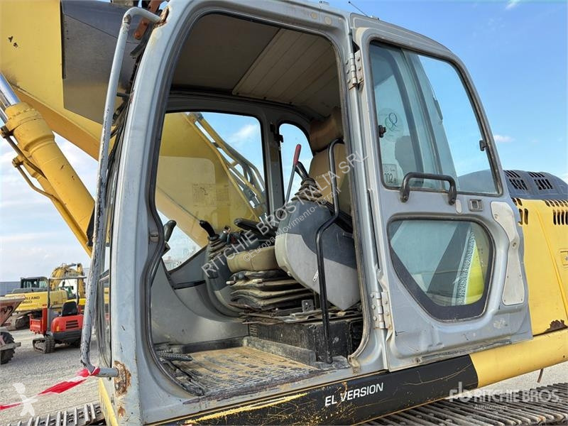 Skovel New Holland Kobelco E215B Tracked Excavator