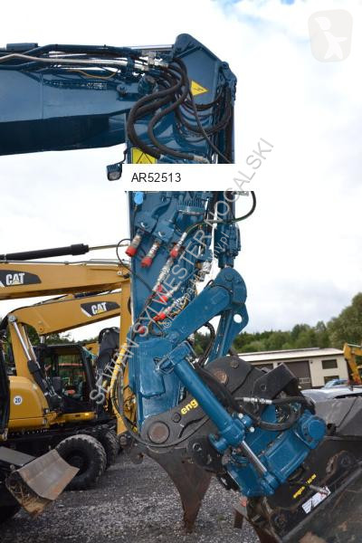 Excavadora Caterpillar M