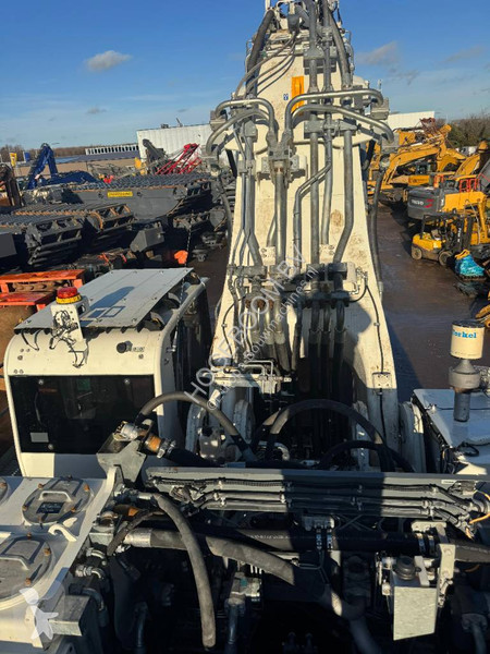 Escavadora Liebherr B