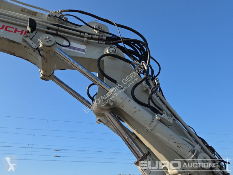Pelle Takeuchi TB295W