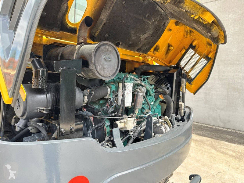Pelle Volvo EC60C