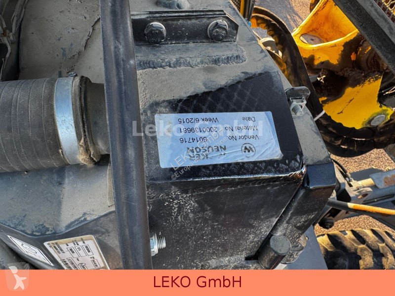 Pelle Wacker Neuson Neuson EW100 Mit Drei Löfffeln