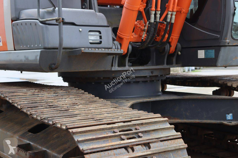 Pelle Hitachi
