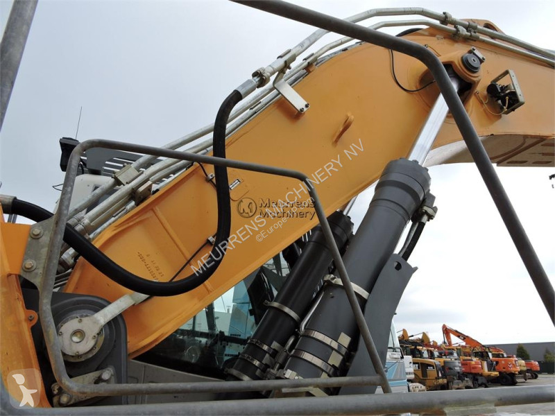 Багер Liebherr