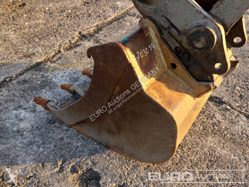 جرافة Wacker Neuson 2