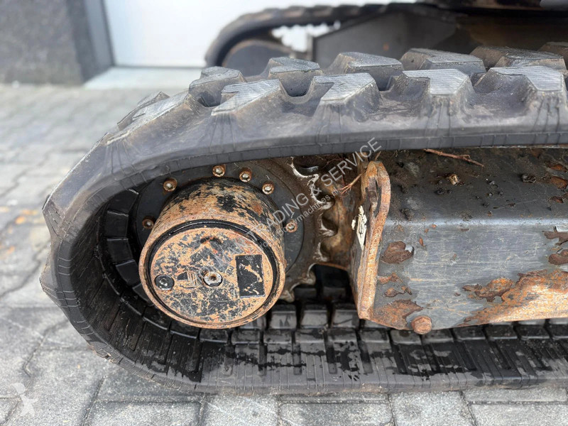 جرافة Bobcat E27z