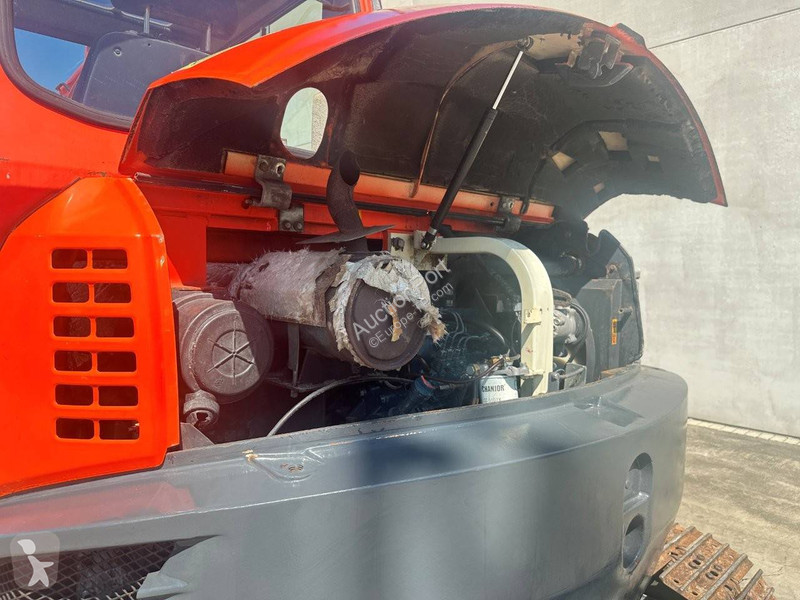 Багер Kubota KX185-3