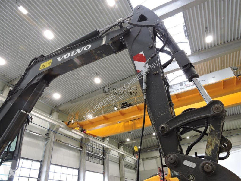 Escavadora Volvo EW60E