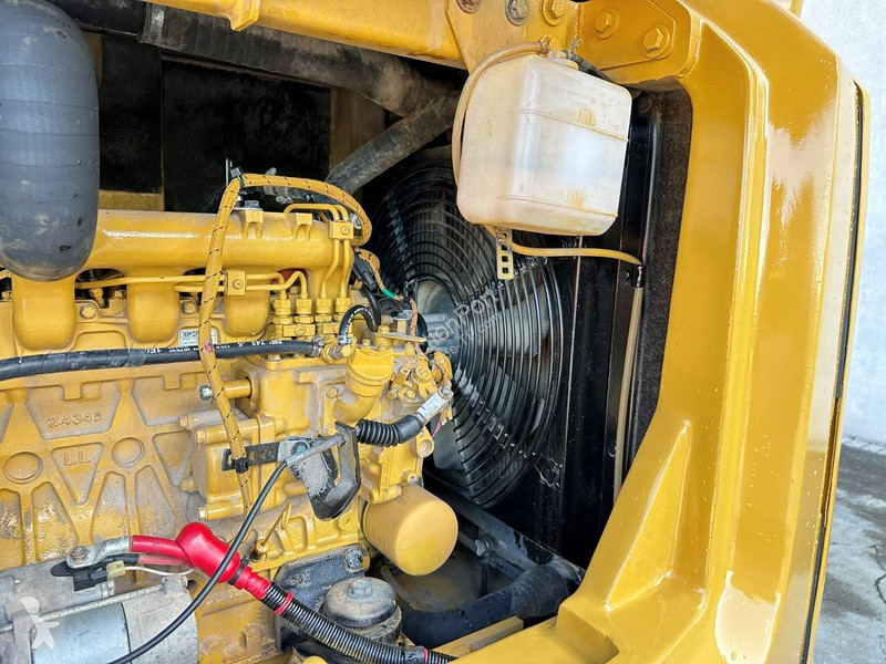 Escavadora Caterpillar .5E2