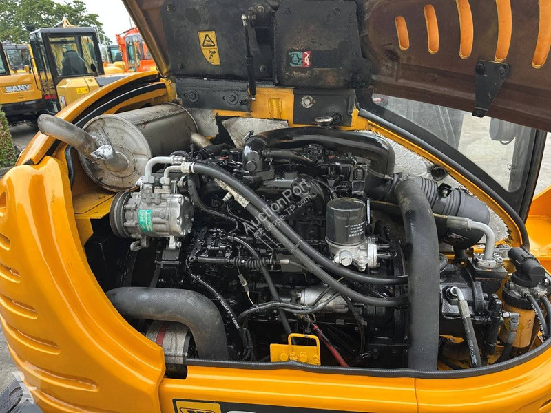 Escavadora JCB 8056