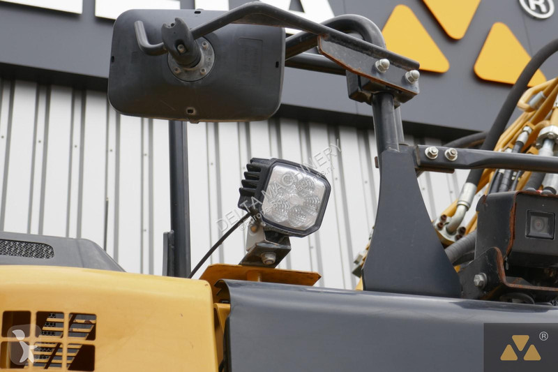 Excavator Caterpillar 325F LCR