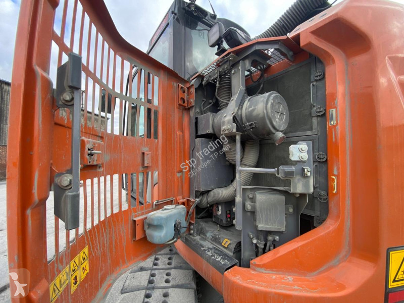 Graafmachine Hitachi 135US-7