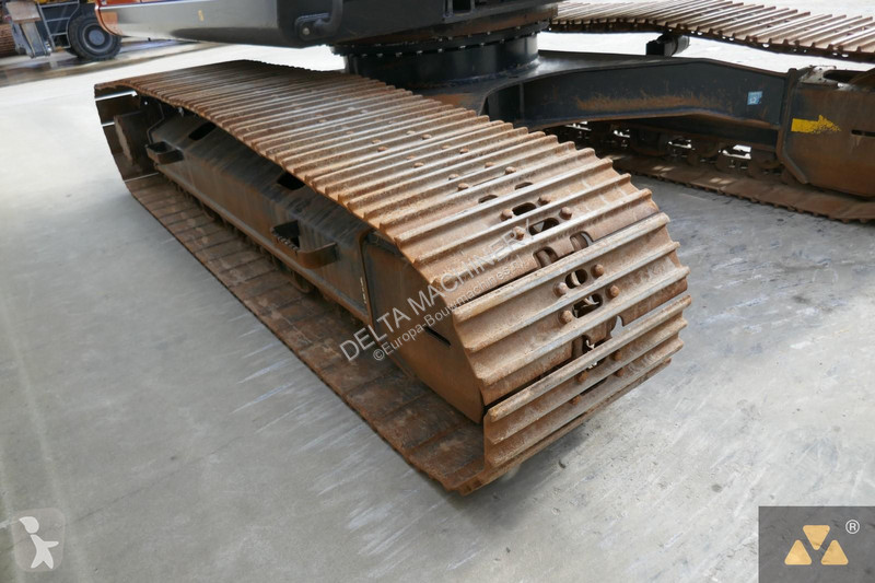 Escavadora Hitachi -7