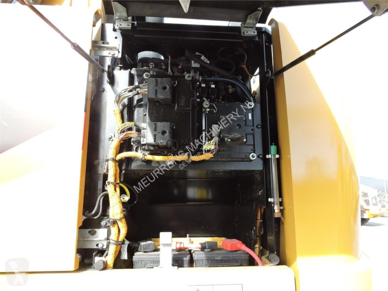 Lopatový nakládač Caterpillar MH3024