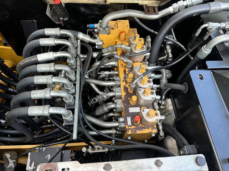 Escavatore Caterpillar D