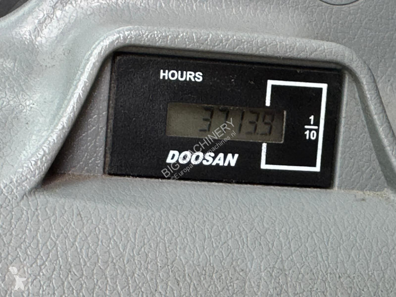 جرافة Doosan -5