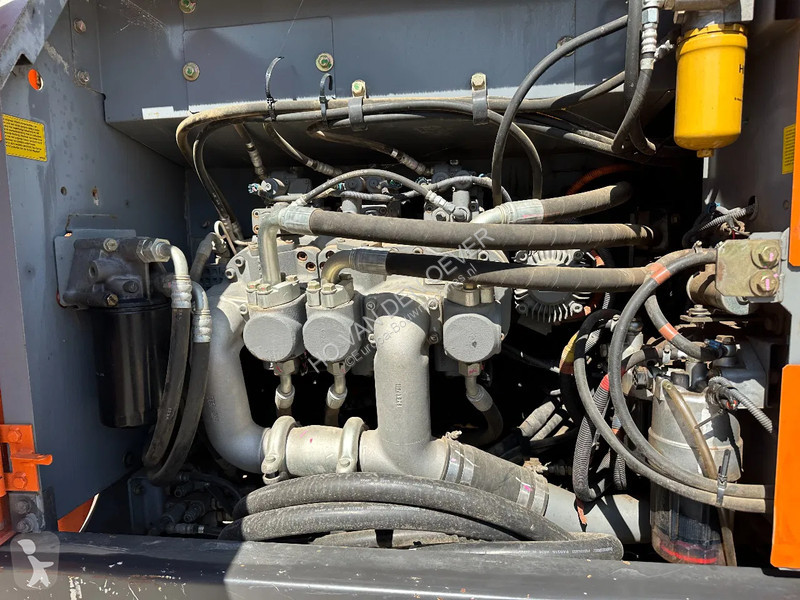 Escavatore Hitachi ZH210LC-5B
