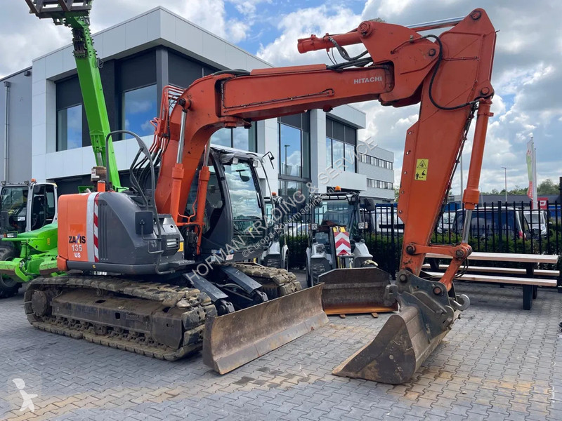 Excavadora Hitachi -3