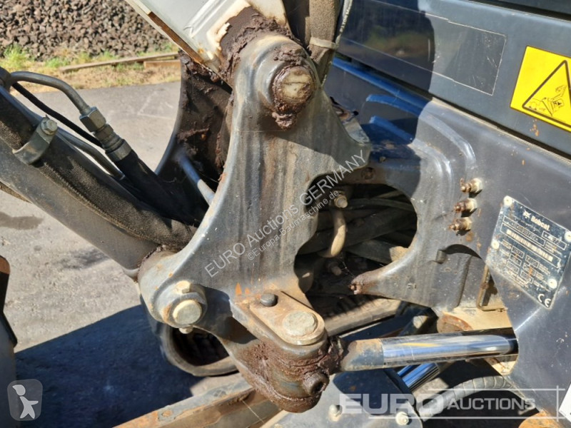 Escavadora Bobcat E27Z