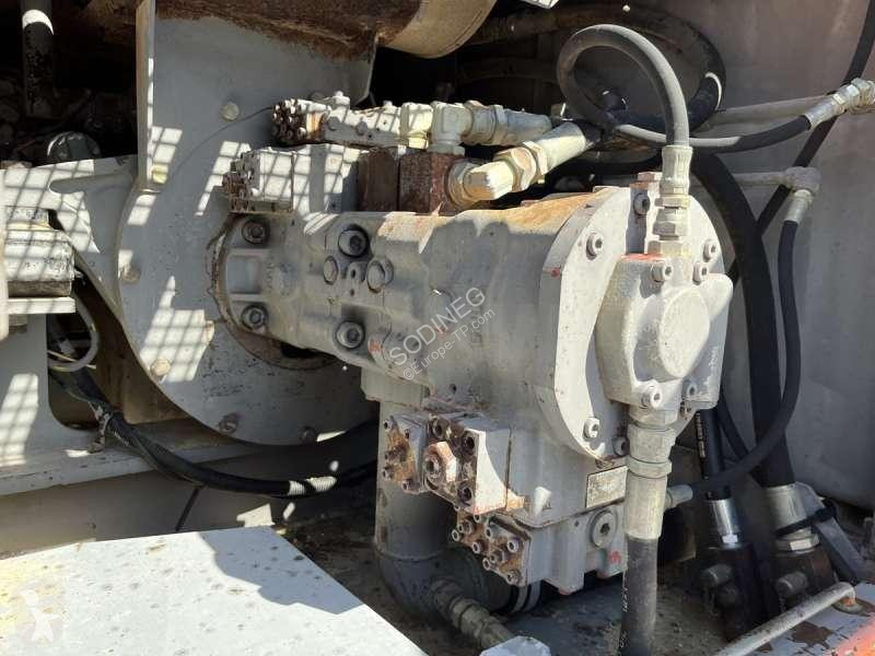Escavatore Hitachi  UH073